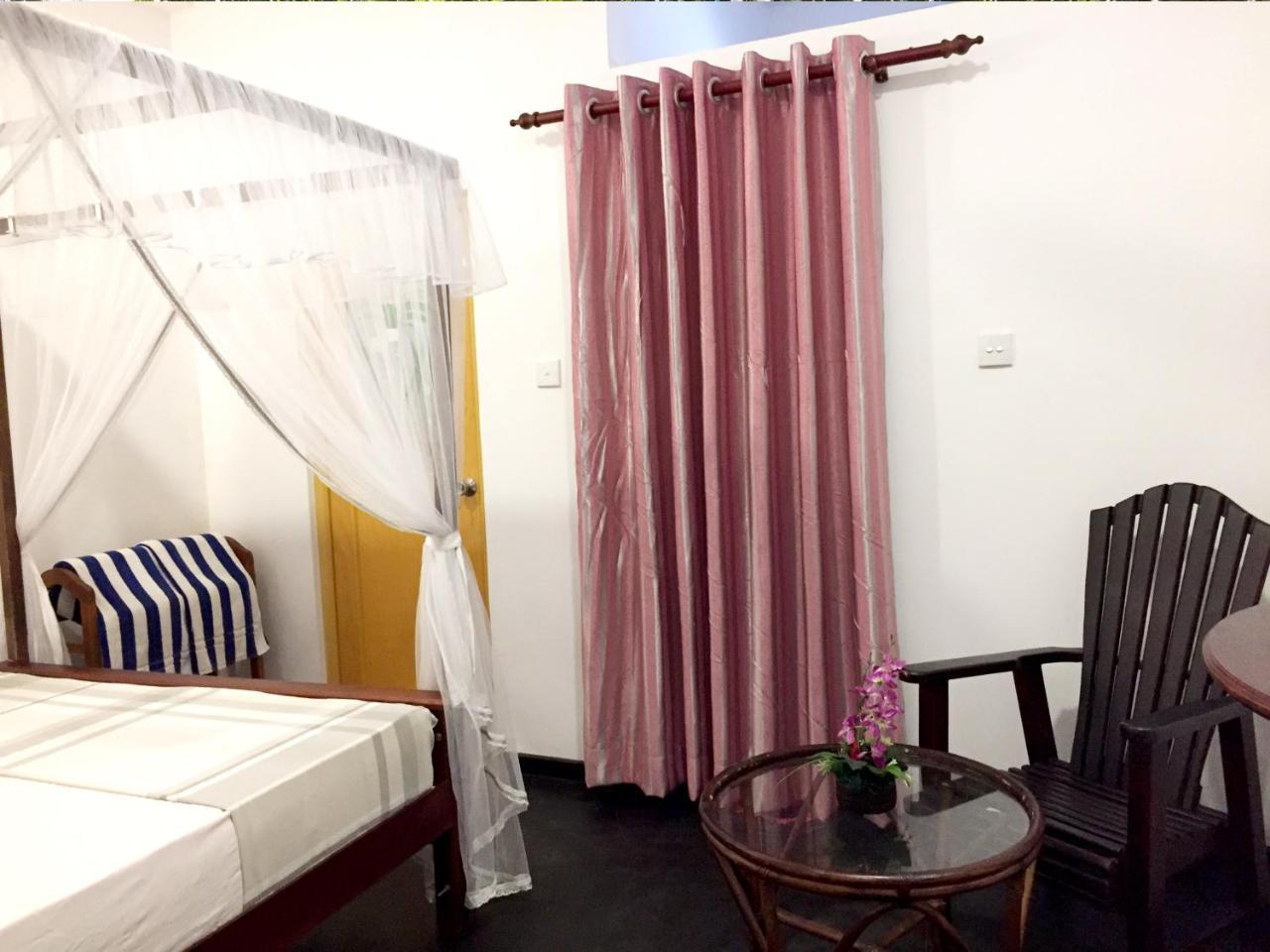 מיריסה Damith Tourist Inn מראה חיצוני תמונה